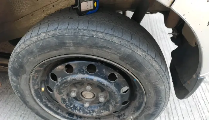 2017 Maruti Wagon R 1.0 LXI CNG, CNG, Manual, 1,50,366 km, tyre