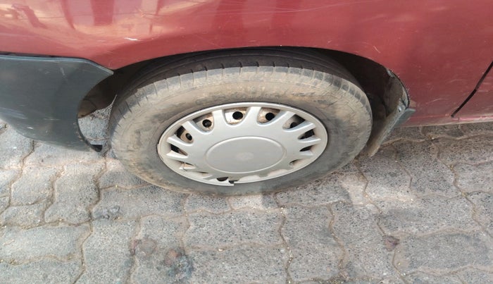 2011 Maruti Alto LXI, Petrol, Manual, 69,026 km, tyre