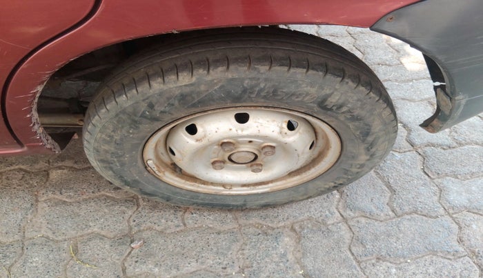 2011 Maruti Alto LXI, Petrol, Manual, 69,026 km, tyre