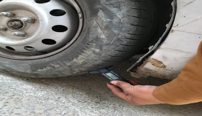 2014 Hyundai i10 MAGNA 1.1, Petrol, Manual, 76,900 km, tyre