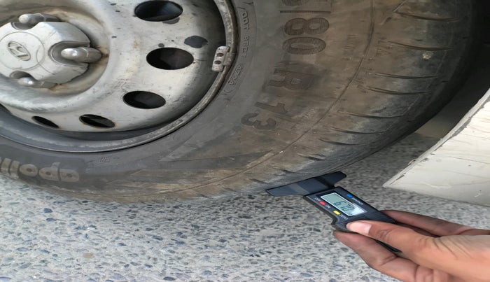 2014 Hyundai i10 MAGNA 1.1, Petrol, Manual, 76,900 km, tyre