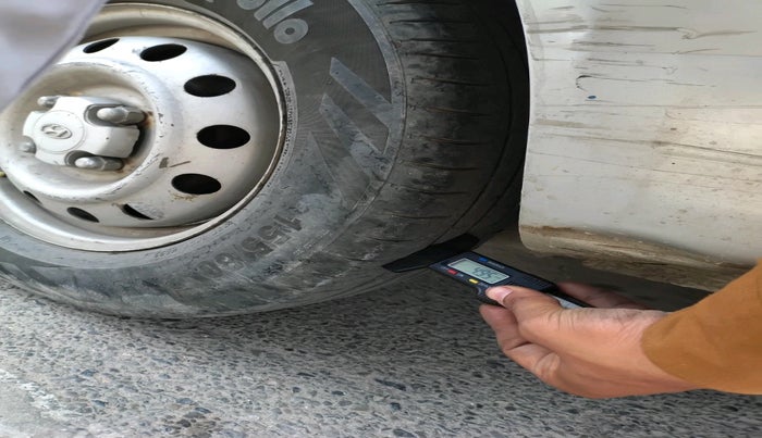 2014 Hyundai i10 MAGNA 1.1, Petrol, Manual, 76,900 km, tyre