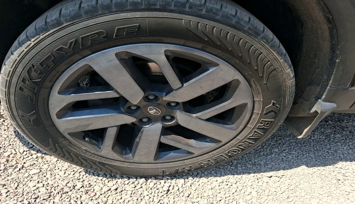 2022 Tata Safari XZA PLUS DARK EDITION, Diesel, Automatic, 1,41,988 km, tyre