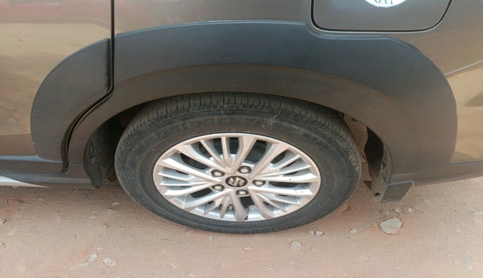 2021 Maruti XL6 ALPHA AT, Petrol, Automatic, 83,546 km, tyre