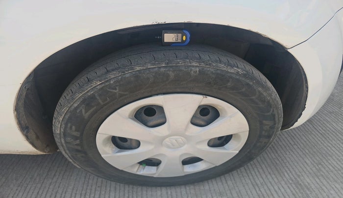 2014 Maruti Ritz VXI, CNG, Manual, 2,21,514 km, tyre