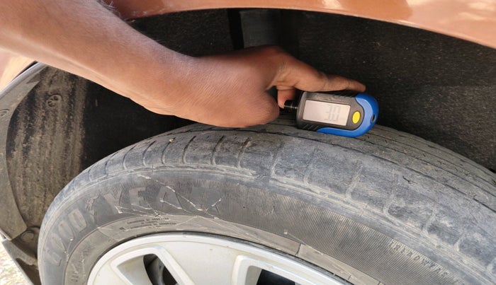 2018 Ford Ecosport AMBIENTE 1.5L DIESEL, Diesel, Manual, 1,38,833 km, tyre