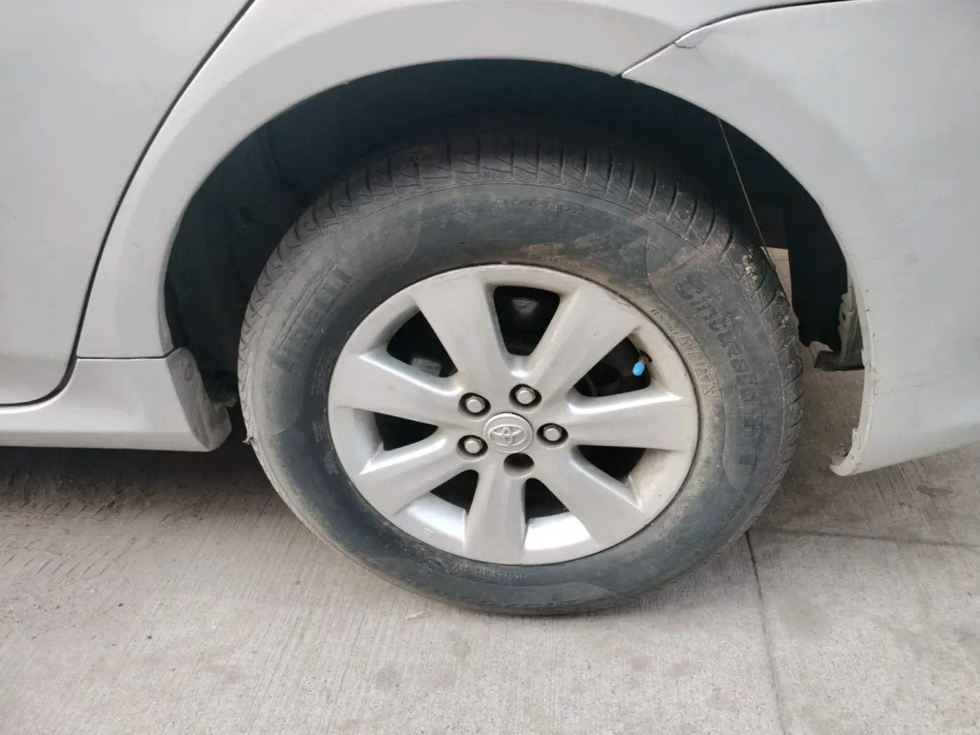 2009 Toyota Corolla Altis G PETROL, Petrol, Manual, 9,99,999 km, tyre