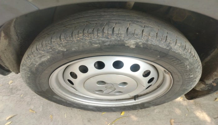 2023 Tata NEXON XE PETROL, Petrol, Manual, 39,146 km, tyre