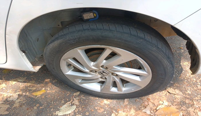 2015 Honda Jazz 1.5L I-DTEC V, Diesel, Manual, 1,34,071 km, tyre