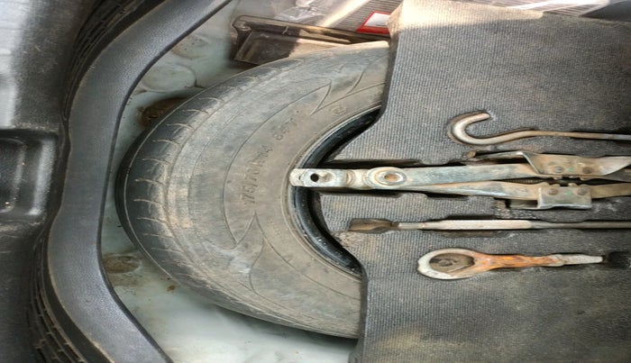 2015 Honda Jazz 1.5L I-DTEC V, Diesel, Manual, 1,34,071 km, tyre