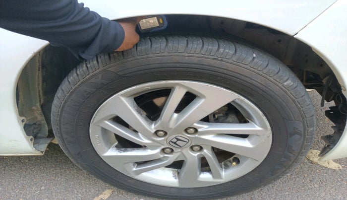 2015 Honda Jazz 1.5L I-DTEC V, Diesel, Manual, 1,34,071 km, tyre