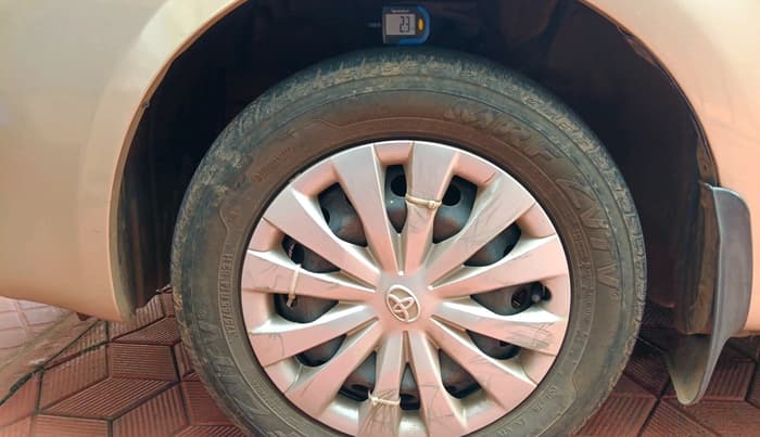 2011 Toyota Etios G, Petrol, Manual, 47,839 km, tyre