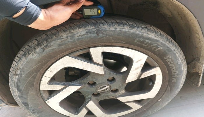 2022 Nissan MAGNITE XV PREMIUM TURBO CVT, Petrol, Automatic, 8,918 km, tyre