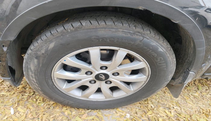 2020 Mahindra XUV500 W9, Diesel, Manual, 1,40,104 km, tyre