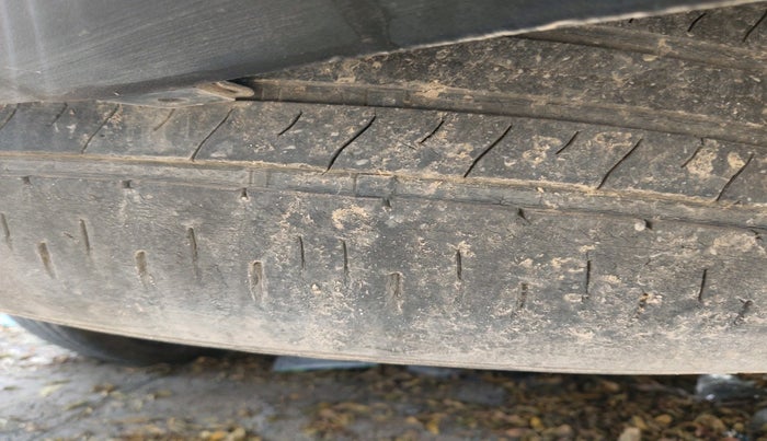 2020 Mahindra XUV500 W9, Diesel, Manual, 1,40,104 km, tyre