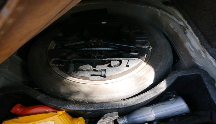 2015 Volkswagen Vento COMFORTLINE DIESEL 1.5, Diesel, Manual, 1,30,810 km, tyre