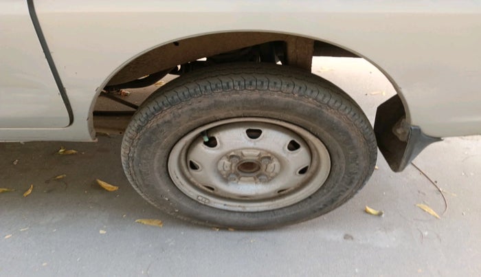 2011 Maruti Eeco 7 STR, Petrol, Manual, 59,731 km, tyre