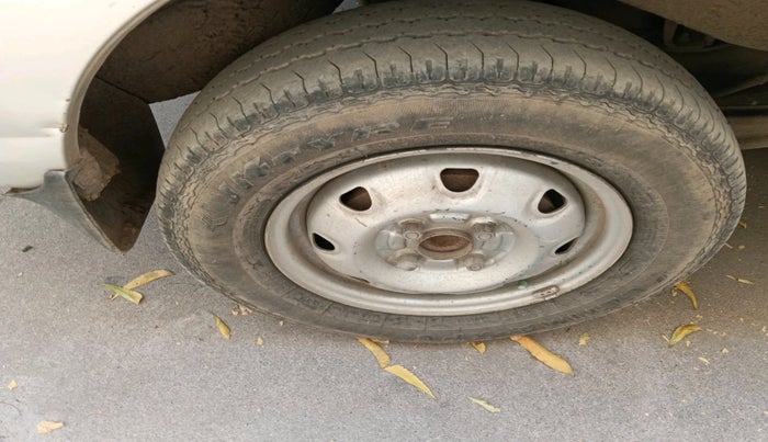 2011 Maruti Eeco 7 STR, Petrol, Manual, 59,731 km, tyre