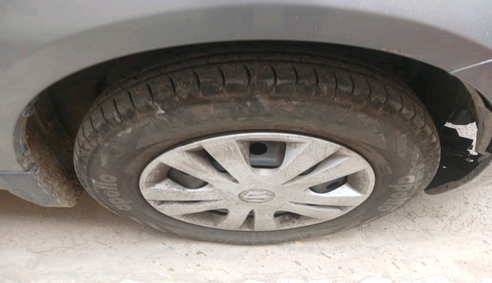2013 Maruti Swift Dzire VXI, Petrol, Manual, 78,303 km, tyre