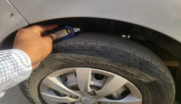 2015 Hyundai Eon ERA +, Petrol, Manual, 48,677 km, tyre