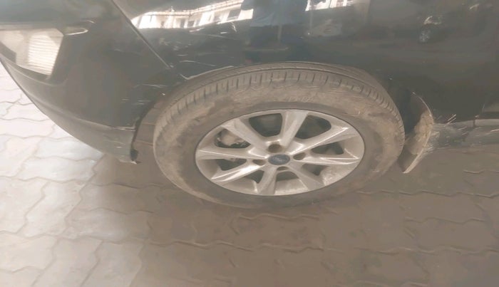 2018 Ford Ecosport TITANIUM 1.5L PETROL, Petrol, Manual, 1,12,084 km, tyre