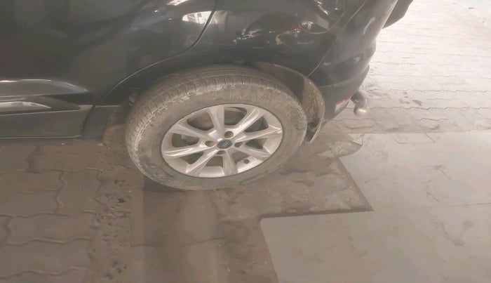 2018 Ford Ecosport TITANIUM 1.5L PETROL, Petrol, Manual, 1,12,084 km, tyre