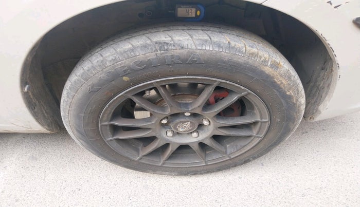 2014 Maruti Ertiga VXI ABS, Petrol, Manual, 1,26,393 km, tyre