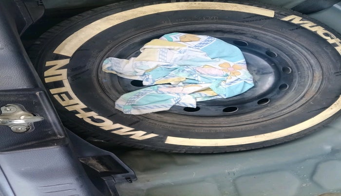 2022 Maruti Swift VXI AMT, Petrol, Automatic, 50,920 km, tyre