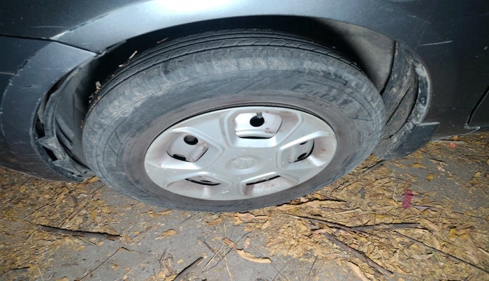 2013 Maruti Swift LXI, Petrol, Manual, 70,233 km, tyre