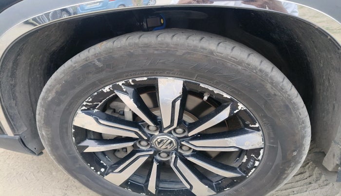 2020 MG HECTOR PLUS SHARP 2.0 DIESEL TURBO MT 6-STR, Diesel, Manual, 88,130 km, tyre