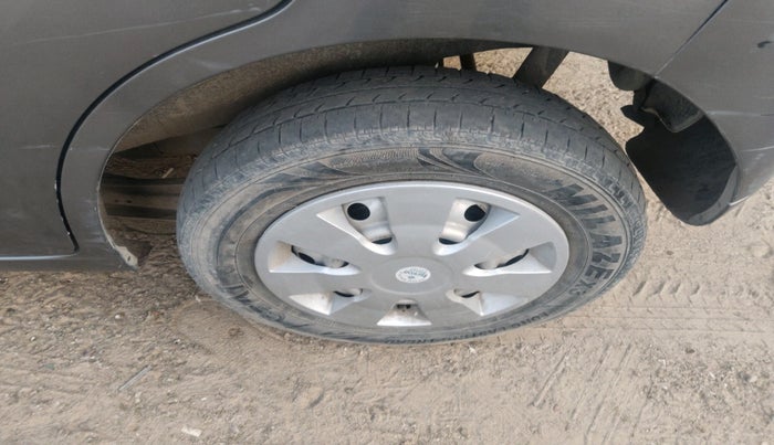 2014 Maruti Wagon R 1.0 LXI, Petrol, Manual, 90,566 km, tyre