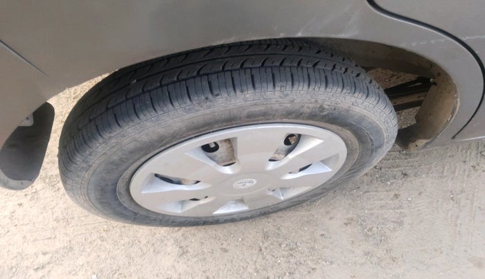 2014 Maruti Wagon R 1.0 LXI, Petrol, Manual, 90,566 km, tyre