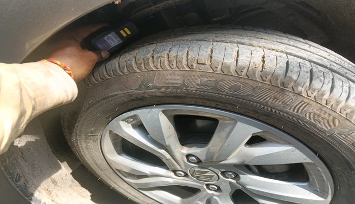 2024 Maruti Swift ZXi AMT, Petrol, Automatic, 8,887 km, tyre