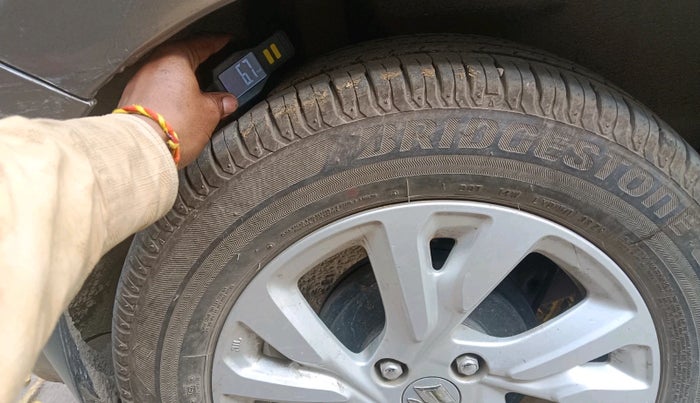 2024 Maruti Swift ZXi AMT, Petrol, Automatic, 8,887 km, tyre