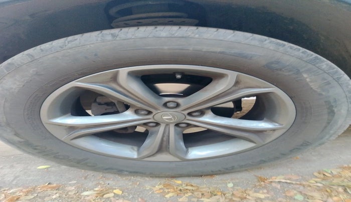 2021 Tata Harrier XZA 2.0L, Diesel, Automatic, 3,70,000 km, tyre