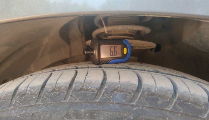 2021 Maruti Ertiga VXI CNG, CNG, Manual, 94,973 km, tyre