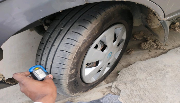 2022 Maruti Eeco 5 STR AC CNG (O), CNG, Manual, 85,858 km, tyre