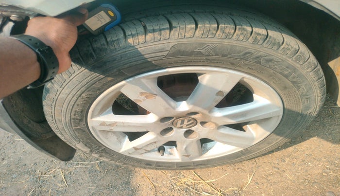 2011 Volkswagen Polo HIGHLINE DIESEL, Diesel, Manual, 1,66,282 km, tyre