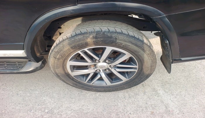 2017 Toyota Fortuner 2.8 4X4 AT, Diesel, Automatic, 1,20,209 km, tyre