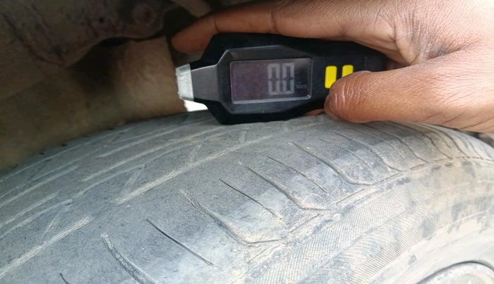 2013 Maruti Wagon R 1.0 LXI, CNG, Manual, 1,29,258 km, tyre