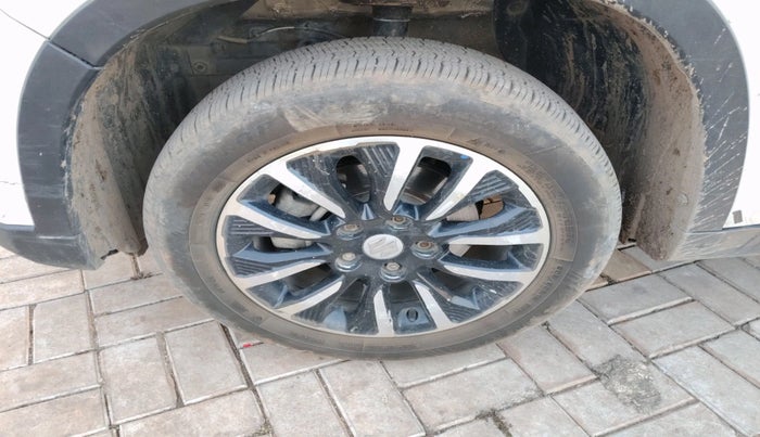 2022 Maruti Vitara Brezza VXI, Petrol, Manual, 87,726 km, tyre