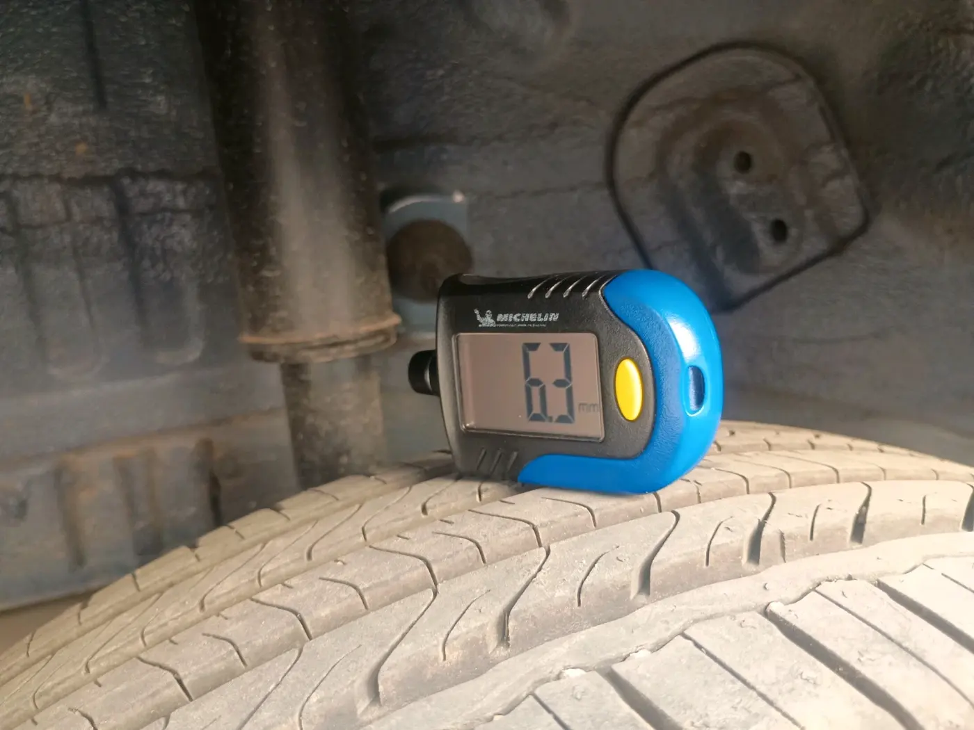 2025 Tata NEXON Pure Plus 1.2 Petrol 6MT, Petrol, Manual, 1,940 km, tyre