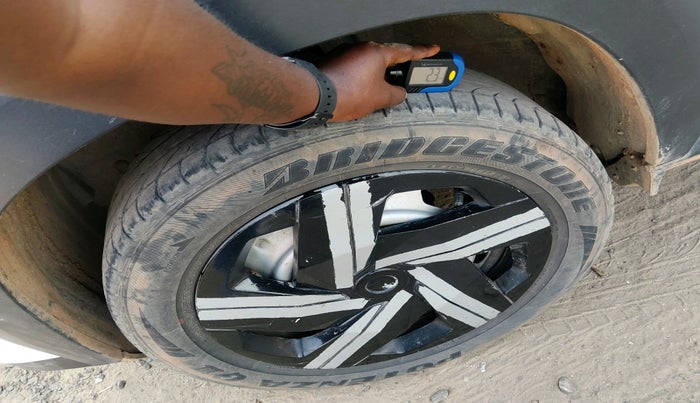 2022 Nissan MAGNITE XE, CNG, Manual, 57,917 km, tyre