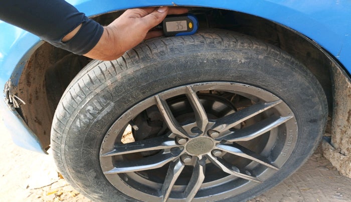 2013 Honda Brio S MT, Petrol, Manual, 1,34,042 km, tyre