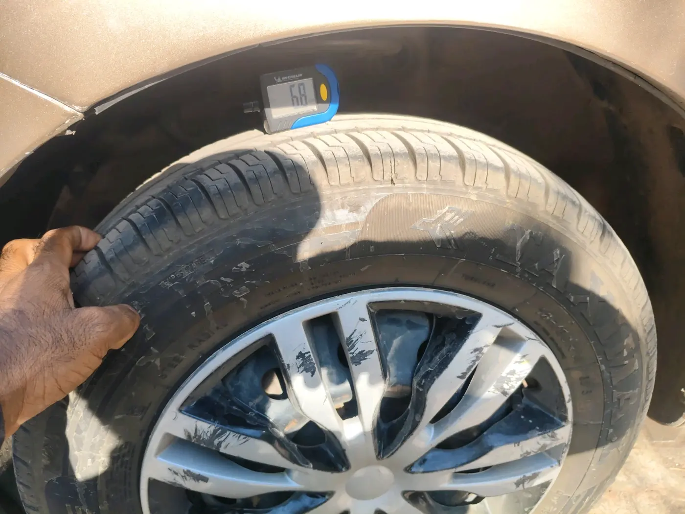 2020 Maruti Dzire VXI, CNG, Manual, 2,03,158 km, tyre