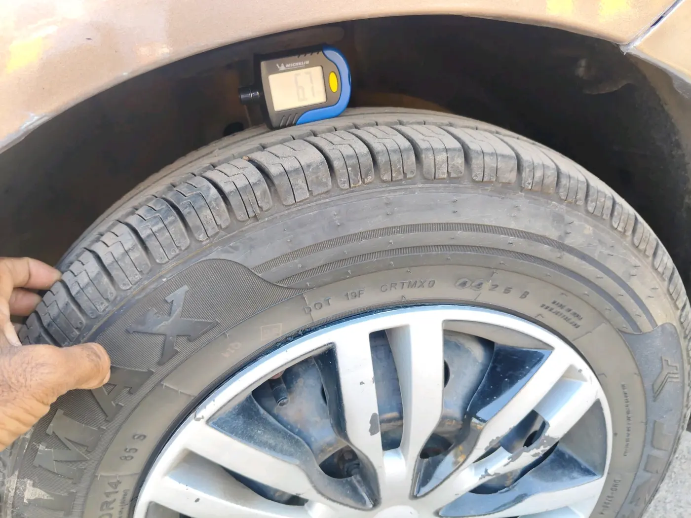 2020 Maruti Dzire VXI, CNG, Manual, 2,03,158 km, tyre