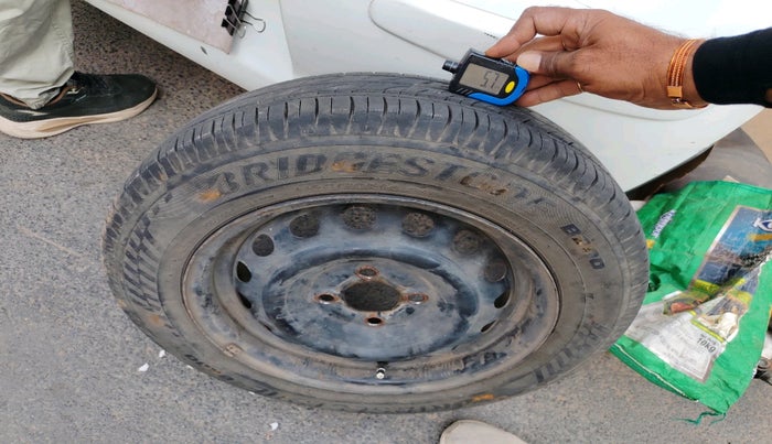 2015 Nissan Micra Active XV SAFETY PACK, Petrol, Manual, 1,28,013 km, tyre