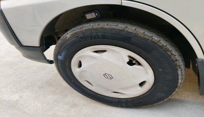 2011 Maruti Eeco 5 STR WITH A/C+HTR, CNG, Manual, 1,29,590 km, tyre