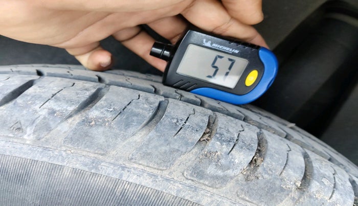 2021 Maruti Swift VXI, Petrol, Manual, 26,252 km, tyre