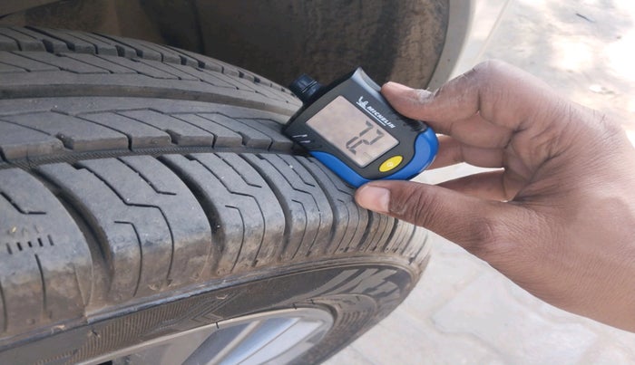 2019 Maruti Ertiga ZXI+ SHVS, Petrol, Manual, 30,995 km, tyre